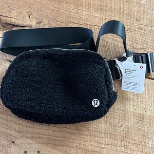Lululemon Everywhere Belt Bag Fleece NWT
